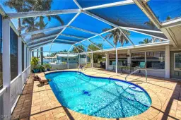 Picture of 450 Bayshore Dr, Cape Coral, FL 33904