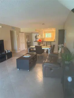 Picture of 605 Oaks Dr 205, Pompano Beach, FL 33069