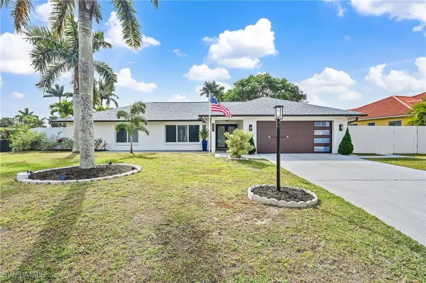 Picture of 1026 S Town And River Dr, Fort Myers FL 33919