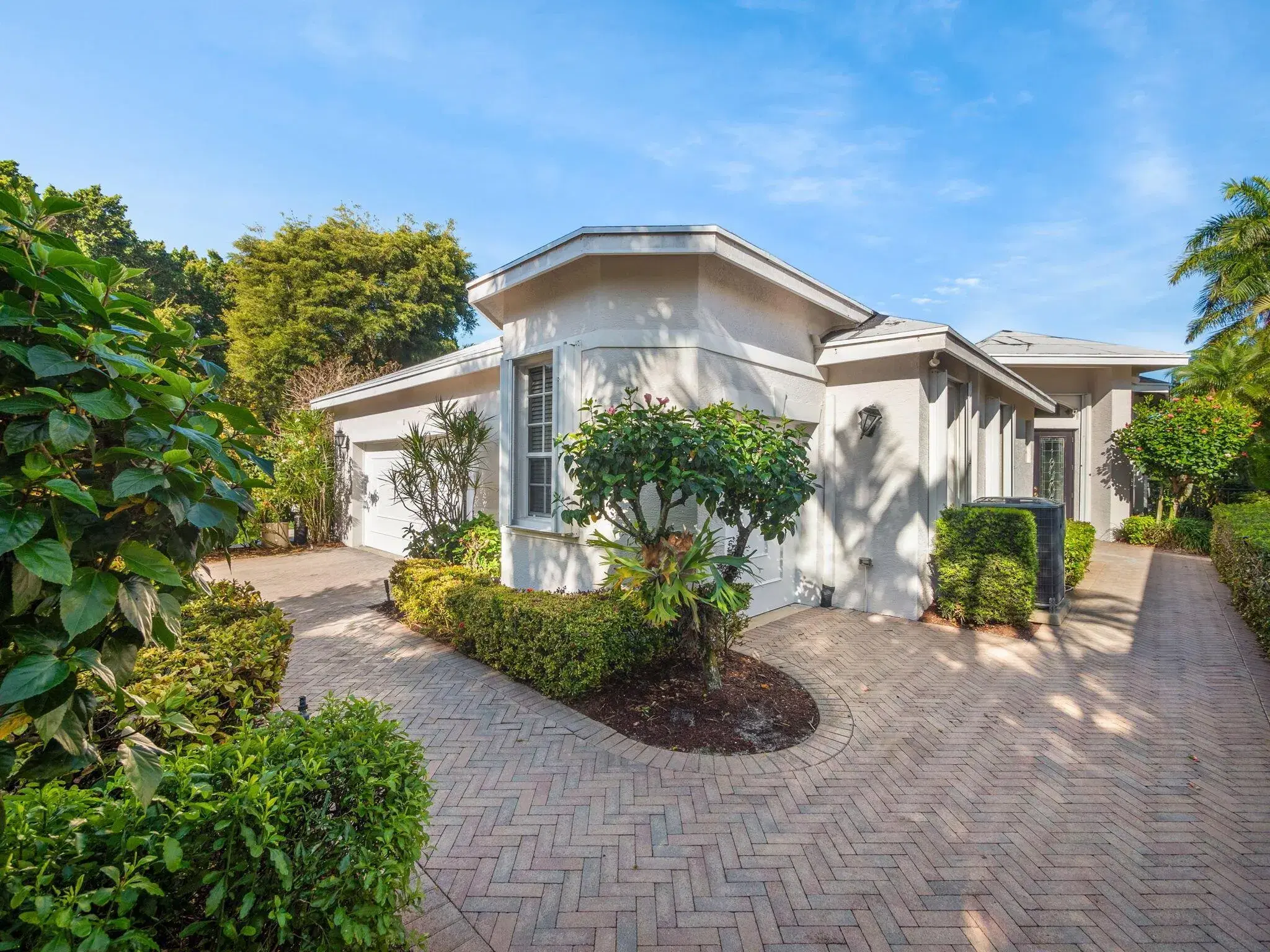 Picture of 121 Victoria Bay Court, Palm Beach Gardens, FL 33418