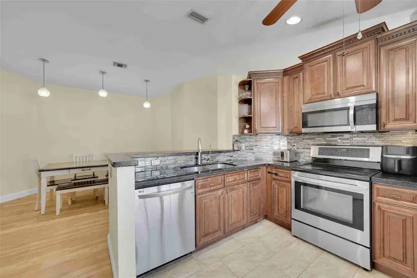 Picture of 5640 NW 120Th Ter 5640, Coral Springs FL 33076