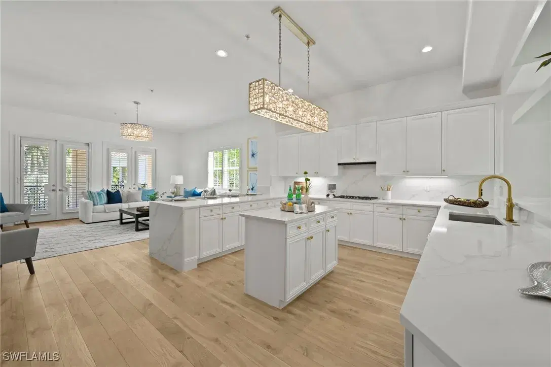 Picture of 2882 Castillo Ct 103, Naples, FL 34109