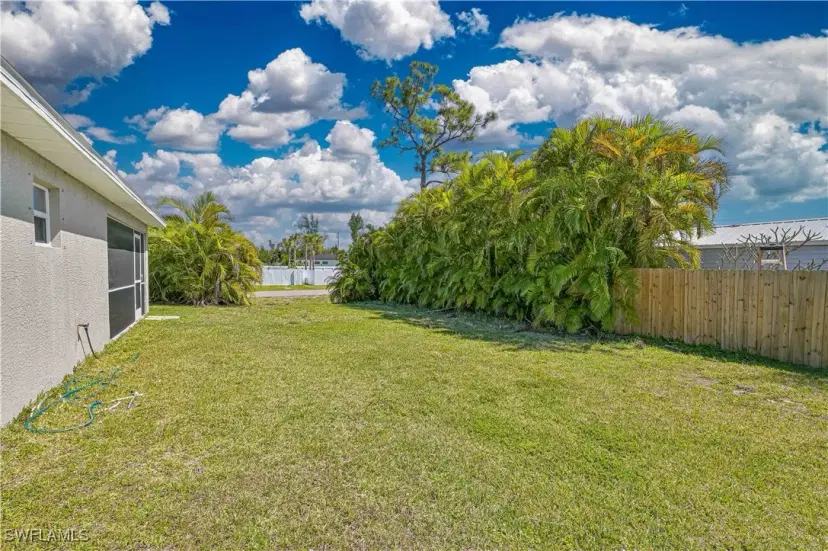 Picture of 1900 SW 3Rd Ter, Cape Coral FL 33991