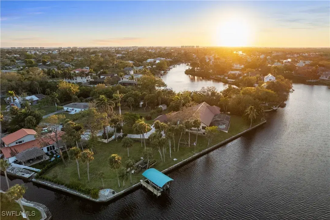 Picture of 27557 Shore Dr, Bonita Springs, FL 34134