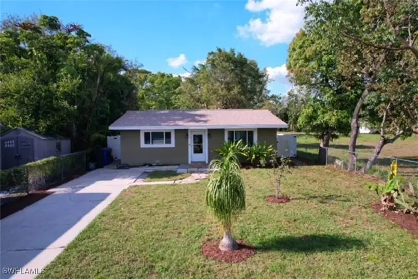 Picture of 2525 4Th St, Fort Myers FL 33901