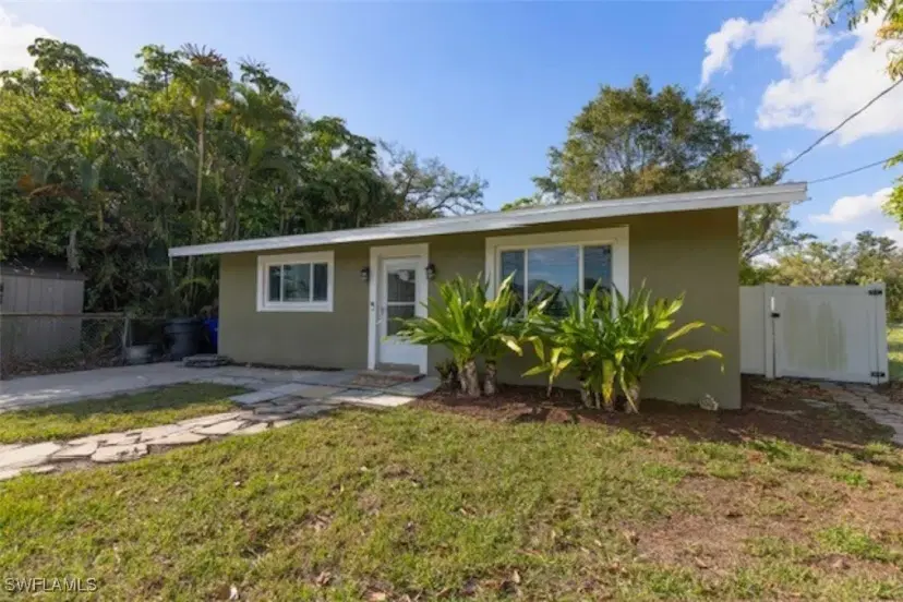 Picture of 2525 4Th St, Fort Myers FL 33901