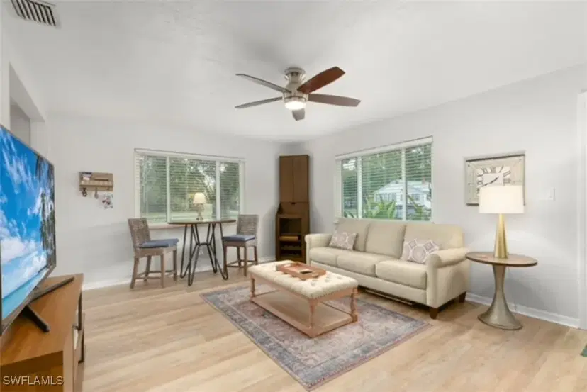 Picture of 2525 4Th St, Fort Myers FL 33901