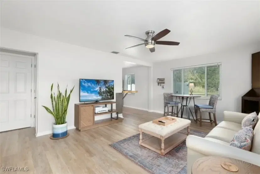 Picture of 2525 4Th St, Fort Myers FL 33901
