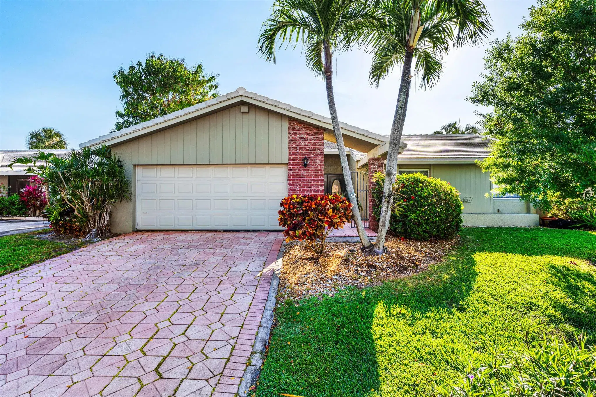 Picture of 22230 Cameo Drive E, Boca Raton, FL 33433