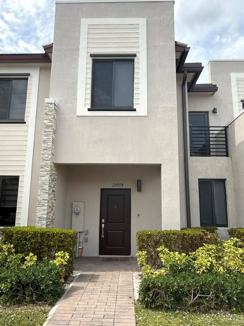 Picture of 21074 NE 8 Avenue 0, Miami FL 33179
