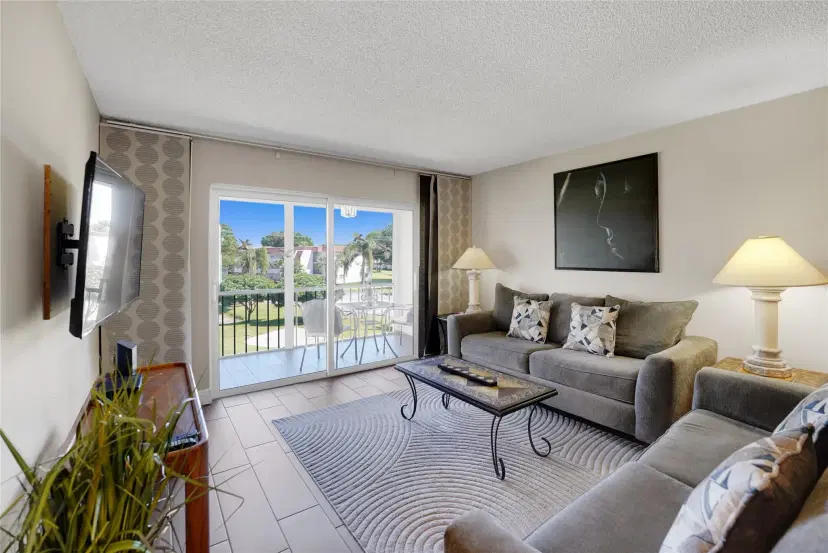 Picture of 8980 S Hollybrook Blvd 304, Pembroke Pines FL 33025