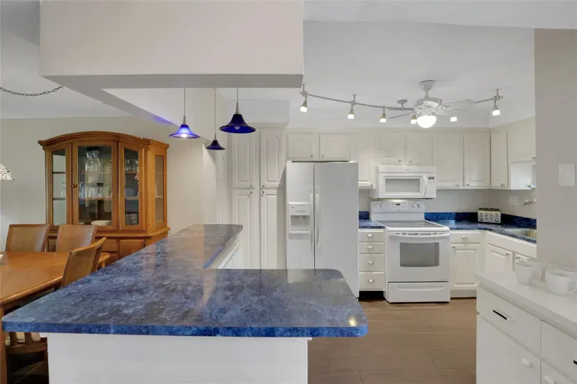 Picture of 8980 S Hollybrook Blvd 304, Pembroke Pines FL 33025