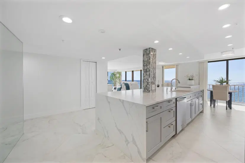 Picture of 3400 S Ocean Boulevard 7Eii, Palm Beach FL 33480