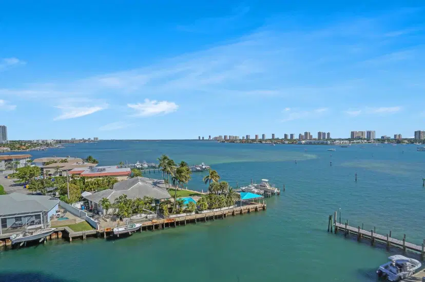 Picture of 2650 Lake Shore Drive 703, Riviera Beach FL 33404