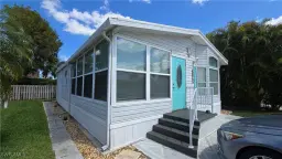 Picture of 1012 Crystal Lake Dr, Naples, FL 34120