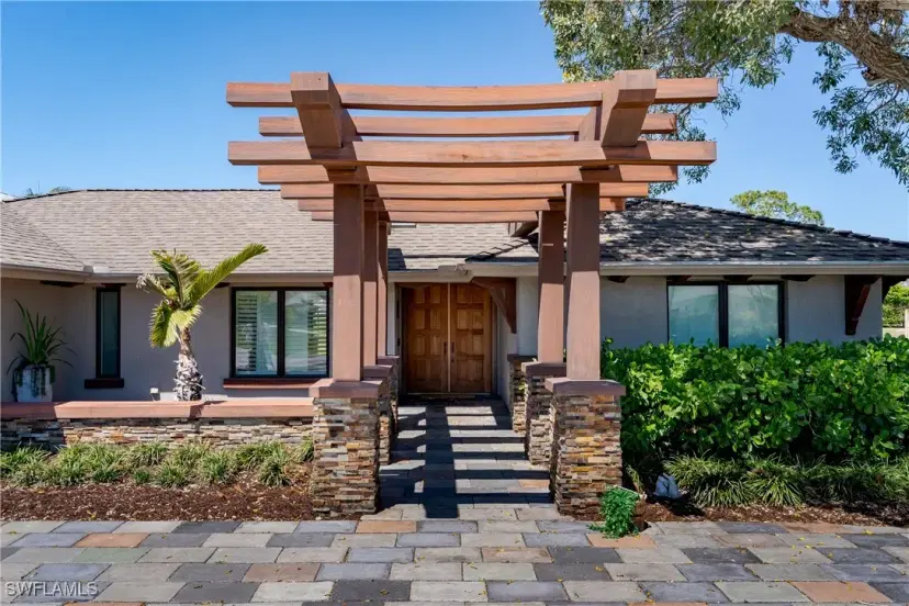 Picture of 2257 Regal Way, Naples FL 34110