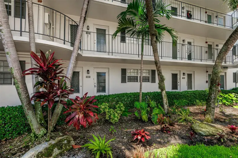 Picture of 455 Paradise Isle Blvd 107, Hallandale Beach FL 33009