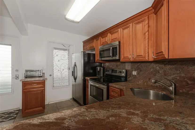 Picture of 455 Paradise Isle Blvd 107, Hallandale Beach FL 33009