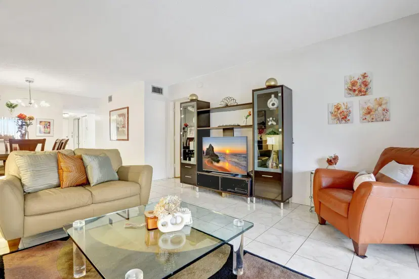 Picture of 3581 Inverrary Dr 403, Lauderhill FL 33319
