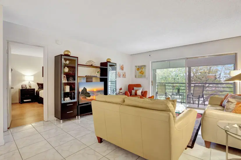 Picture of 3581 Inverrary Dr 403, Lauderhill FL 33319