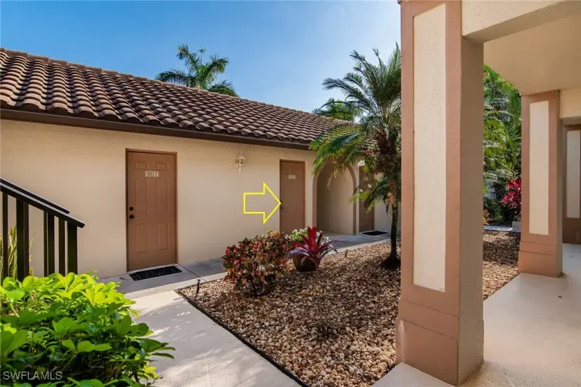 Picture of 194 Newport Dr 903, Naples FL 34114