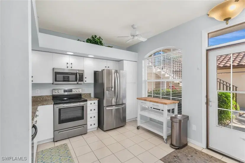 Picture of 194 Newport Dr 903, Naples FL 34114