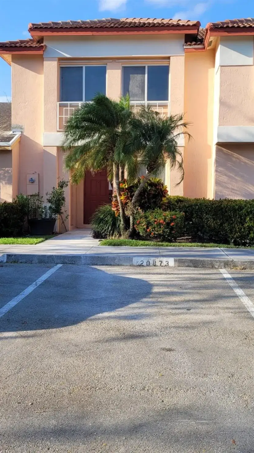 Picture of 20873 NW 3Rd Ln 20873, Pembroke Pines FL 33029