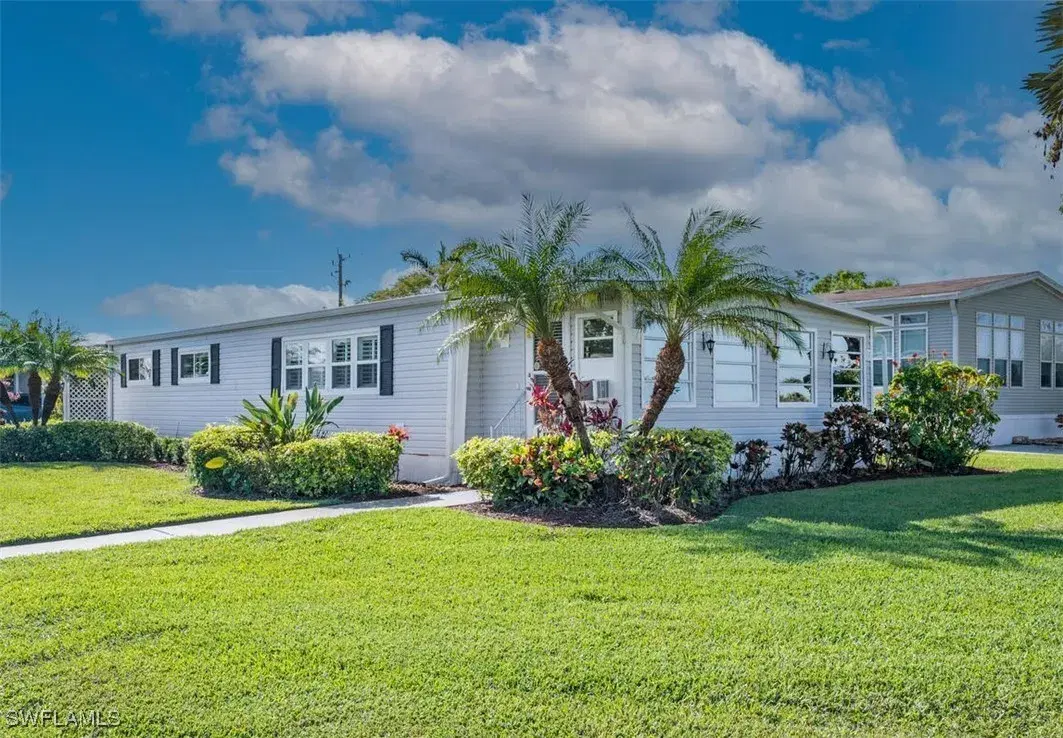 Picture of 523 Charlemagne Blvd, Naples, FL 34112