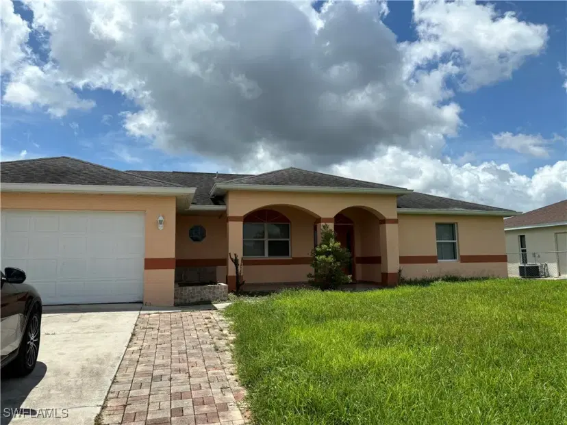 Picture of 546 Long Island St E, Lehigh Acres FL 33974