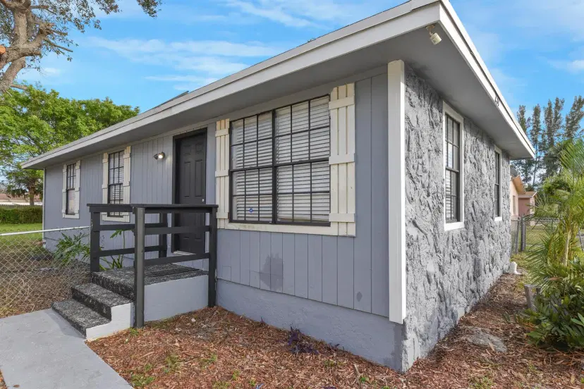 Picture of 237 SW 11 Avenue, Delray Beach FL 33444