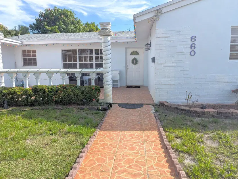 Picture of 660 E Melrose Cir, Fort Lauderdale FL 33312