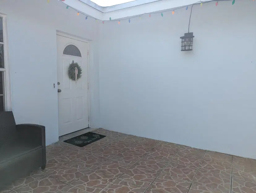 Picture of 660 E Melrose Cir, Fort Lauderdale FL 33312