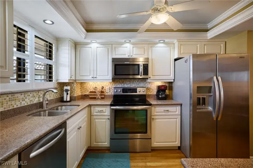 Picture of 2121 Collier Ave 518, Fort Myers FL 33901