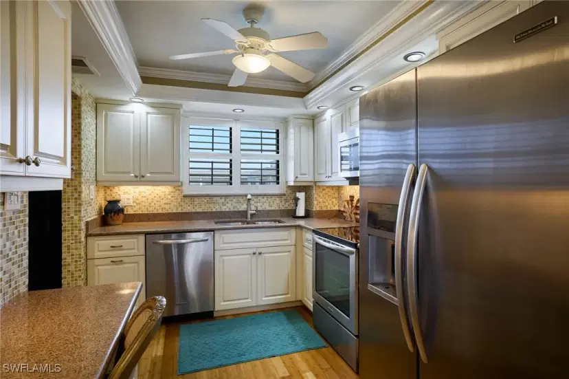 Picture of 2121 Collier Ave 518, Fort Myers FL 33901