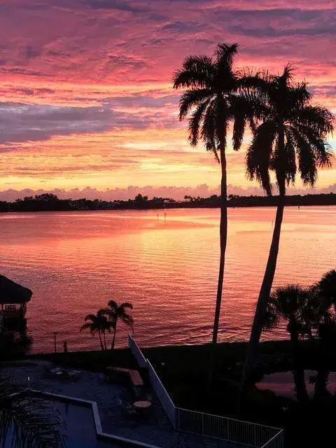 Picture of 8200 Lakeshore 4060 Drive 4060, Hypoluxo, FL 33462