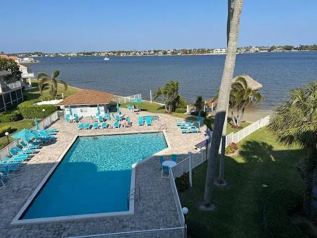 Picture of 8200 Lakeshore 4060 Drive 4060, Hypoluxo FL 33462