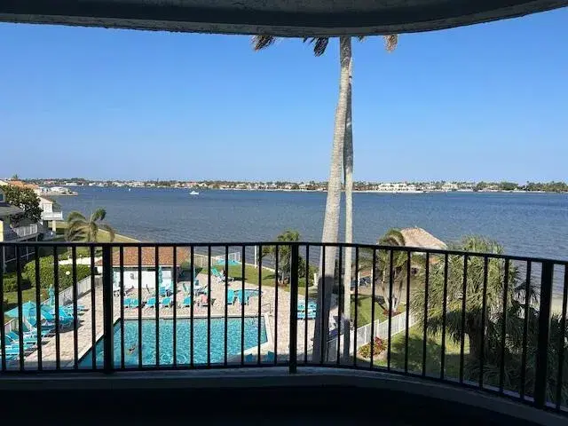 Picture of 8200 Lakeshore 4060 Drive 4060, Hypoluxo FL 33462