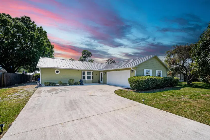 Picture of 658 SE Streamlet Avenue, Port St Lucie FL 34983