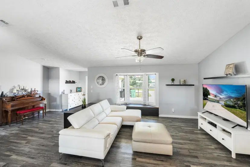 Picture of 658 SE Streamlet Avenue, Port St Lucie FL 34983