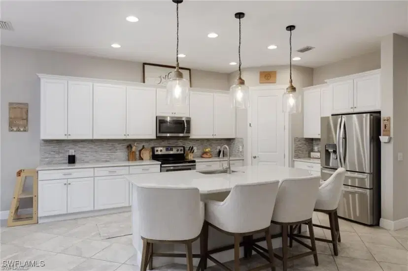 Picture of 12756 Astor Pl, Fort Myers FL 33913