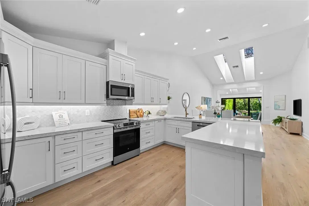 Picture of 6644 Trident Way, Naples, FL 34108