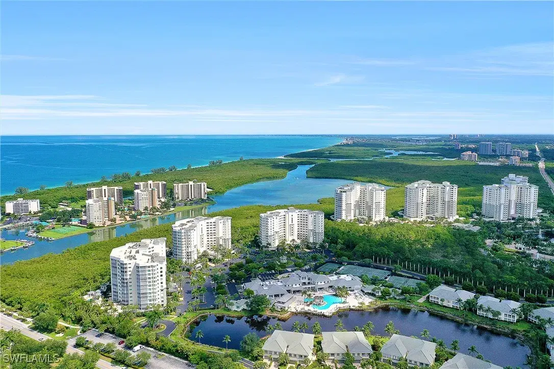 Picture of 285 Grande Way T-5, Naples, FL 34110