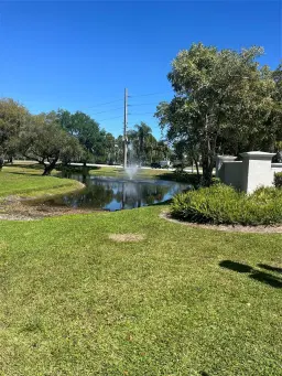 Picture of 831 Lyons 23103, Coconut Creek, FL 33063