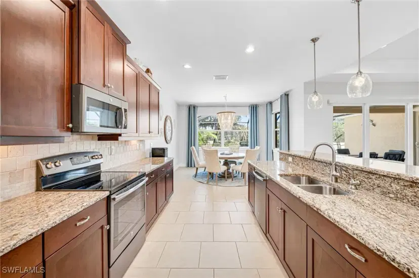 Picture of 10142 Avonleigh Dr, Bonita Springs FL 34135