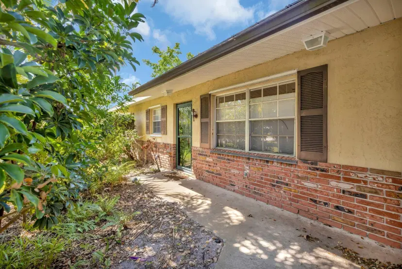 Picture of 1030 SE Dolphin Drive, Stuart FL 34996