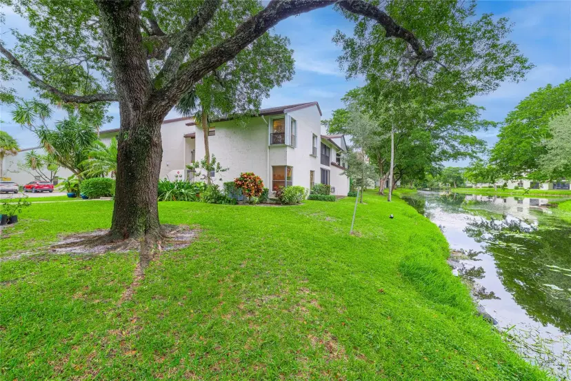 Picture of 3119 Cocoplum Circle 33105, Coconut Creek FL 33063