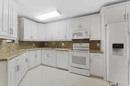 Picture of 5651 Camino Del Sol 103, Boca Raton, FL 33433
