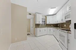 Picture of 5651 Camino Del Sol 103, Boca Raton, FL 33433