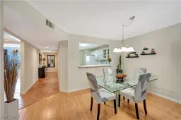 Picture of 745 Landover Cir 102, Naples, FL 34104