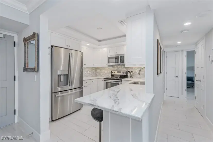 Picture of 320 Seaview Ct 2-408, Marco Island FL 34145